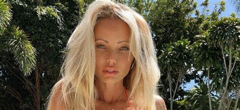 abby dowse photos|Abby Dowse Hits The Beach To Sunbathe In Her Tiny。